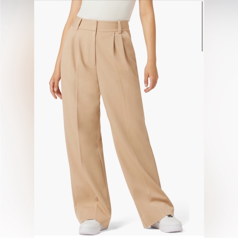 NEW favorite daughter the favorite pant in beige
Size 12